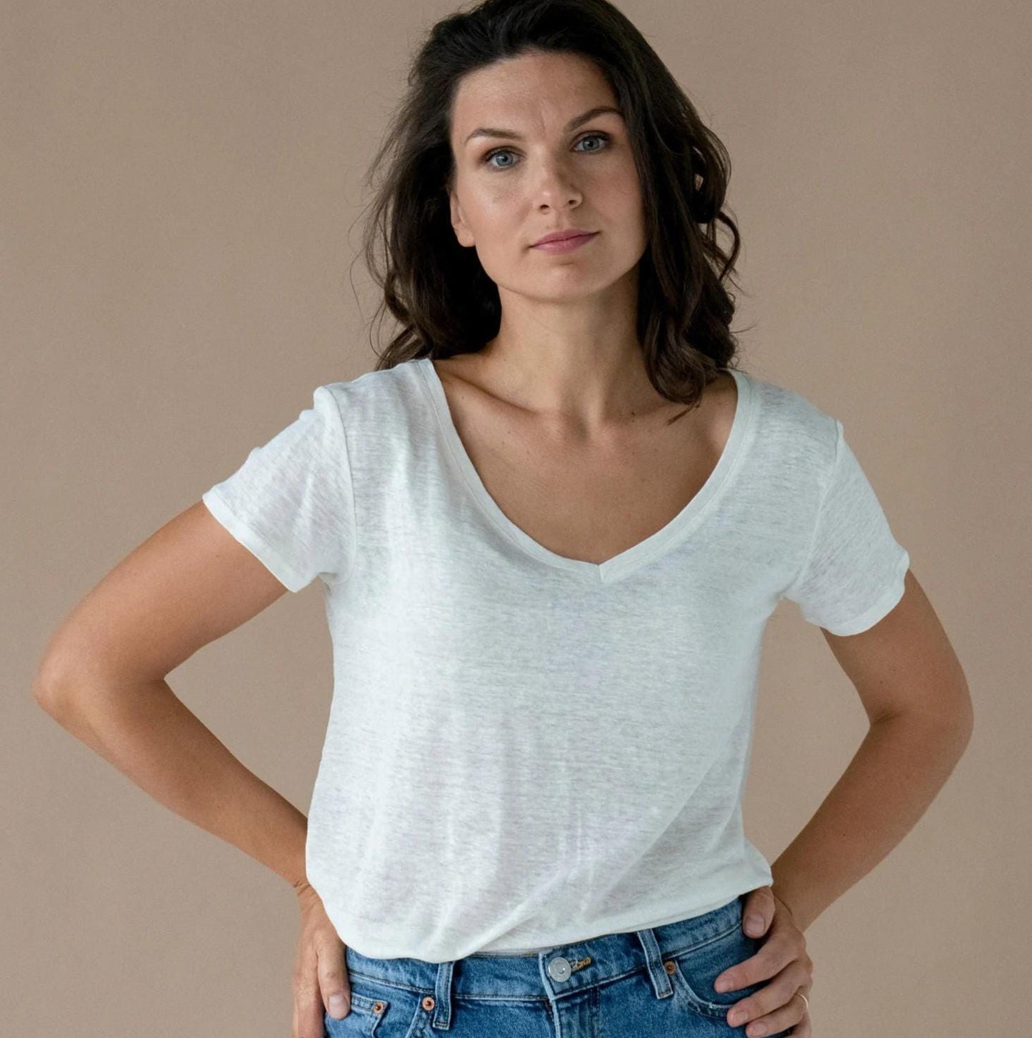 Linen Jersey V-Neck T-Shirt in White | CLASSICS by SM