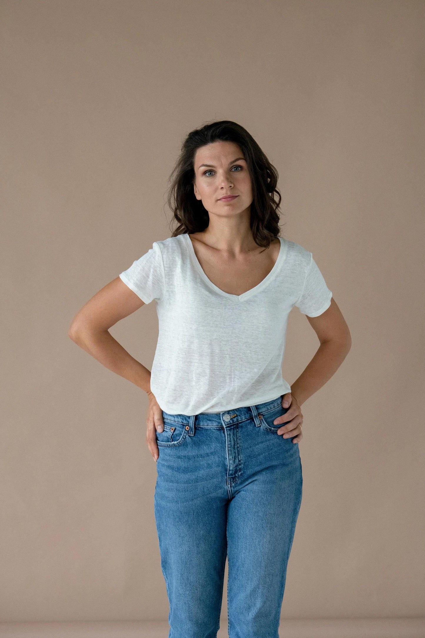 White Linen Jersey V-Neck T-Shirt CLASSICS by Solen Mara 100% Linen Short Sleeve Boat Gap Neck Tee Top for Women