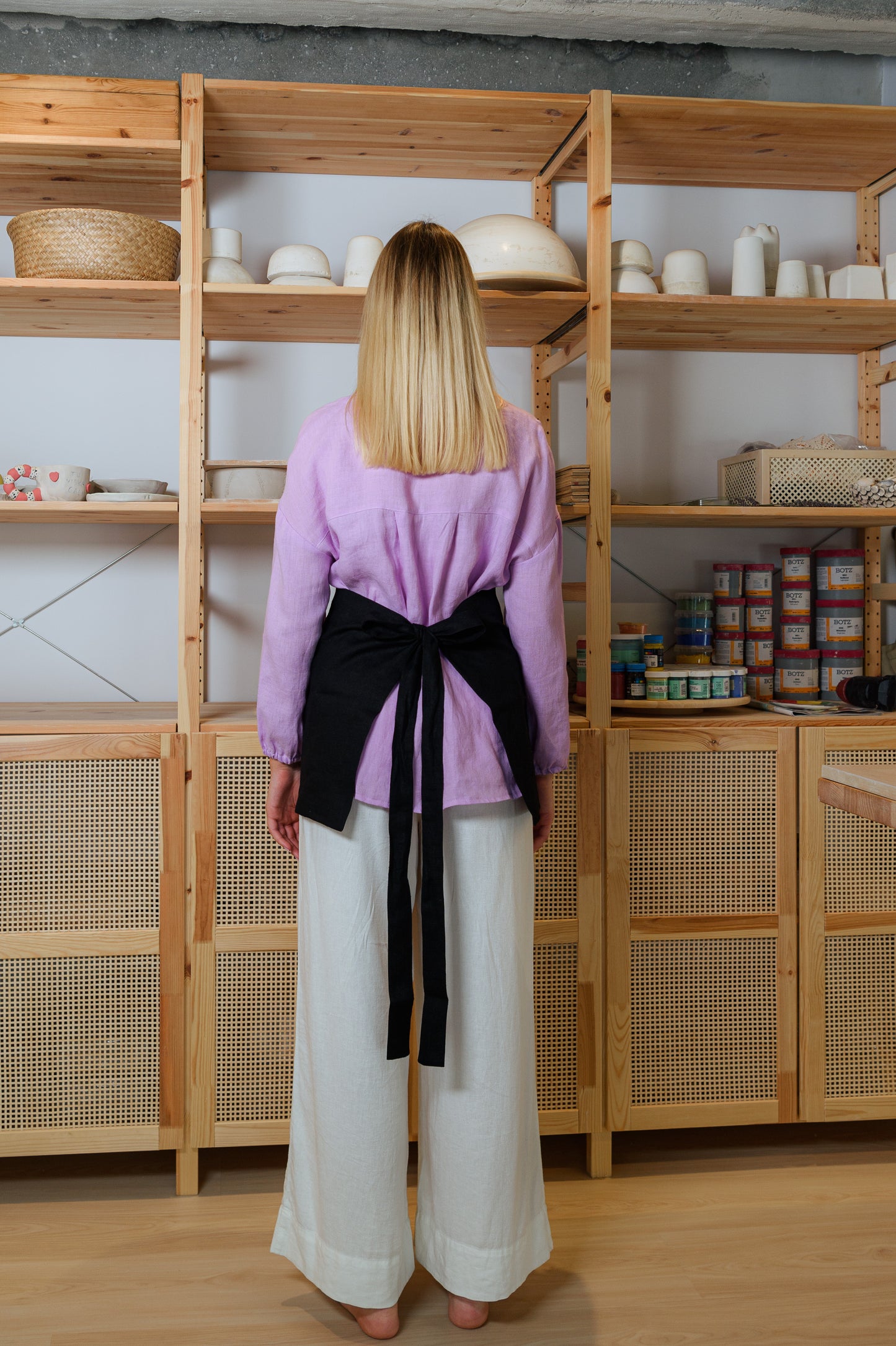 Japanische Leinenschürze mit Taschen in Zartrosa