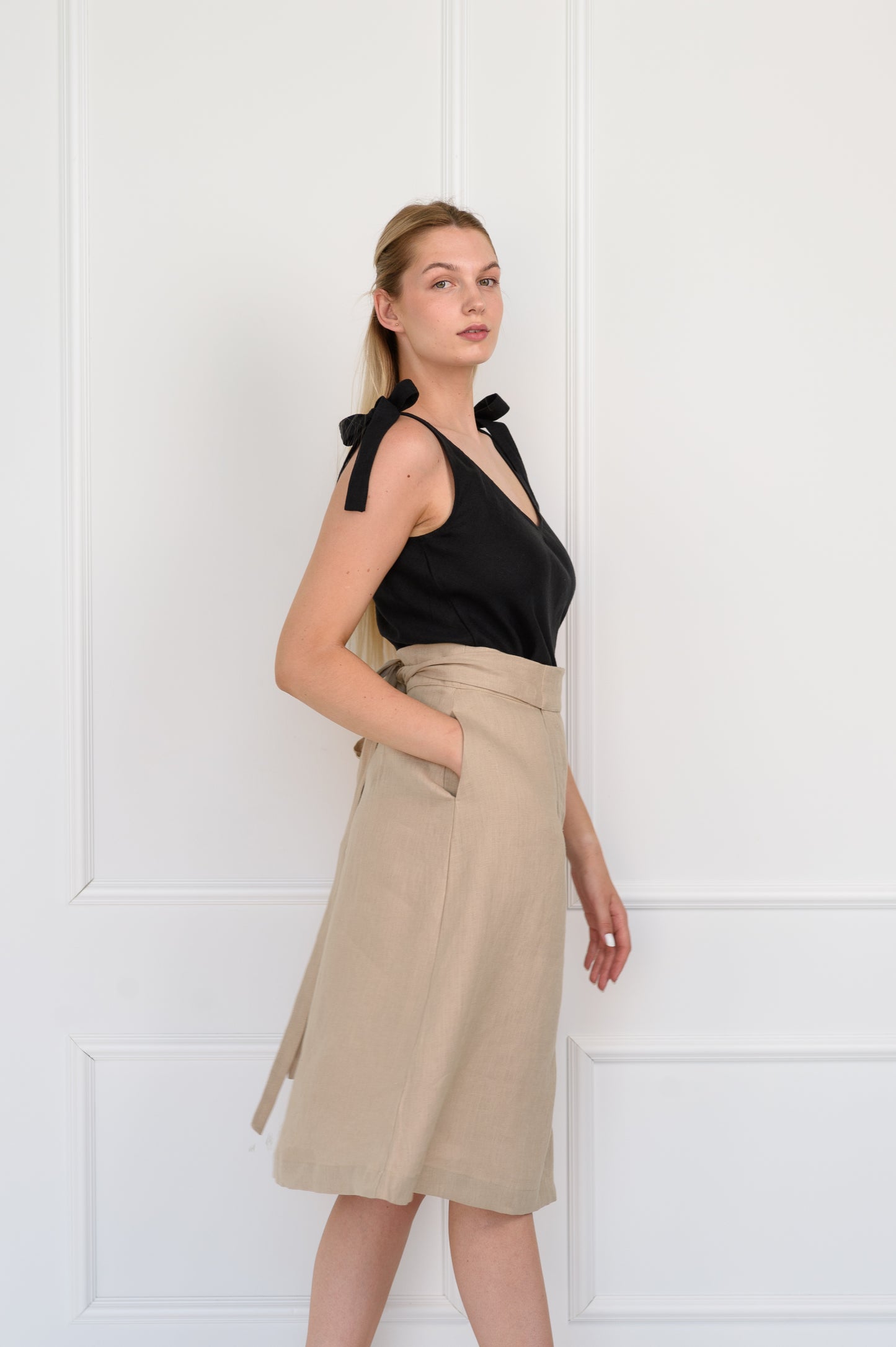 Wickel-Midirock aus Leinen in Beige