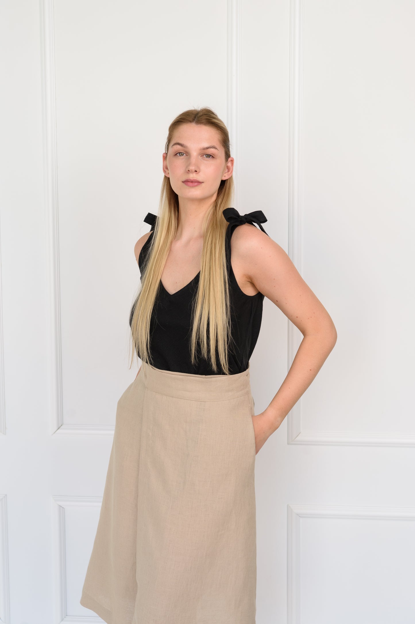 Wickel-Midirock aus Leinen in Beige