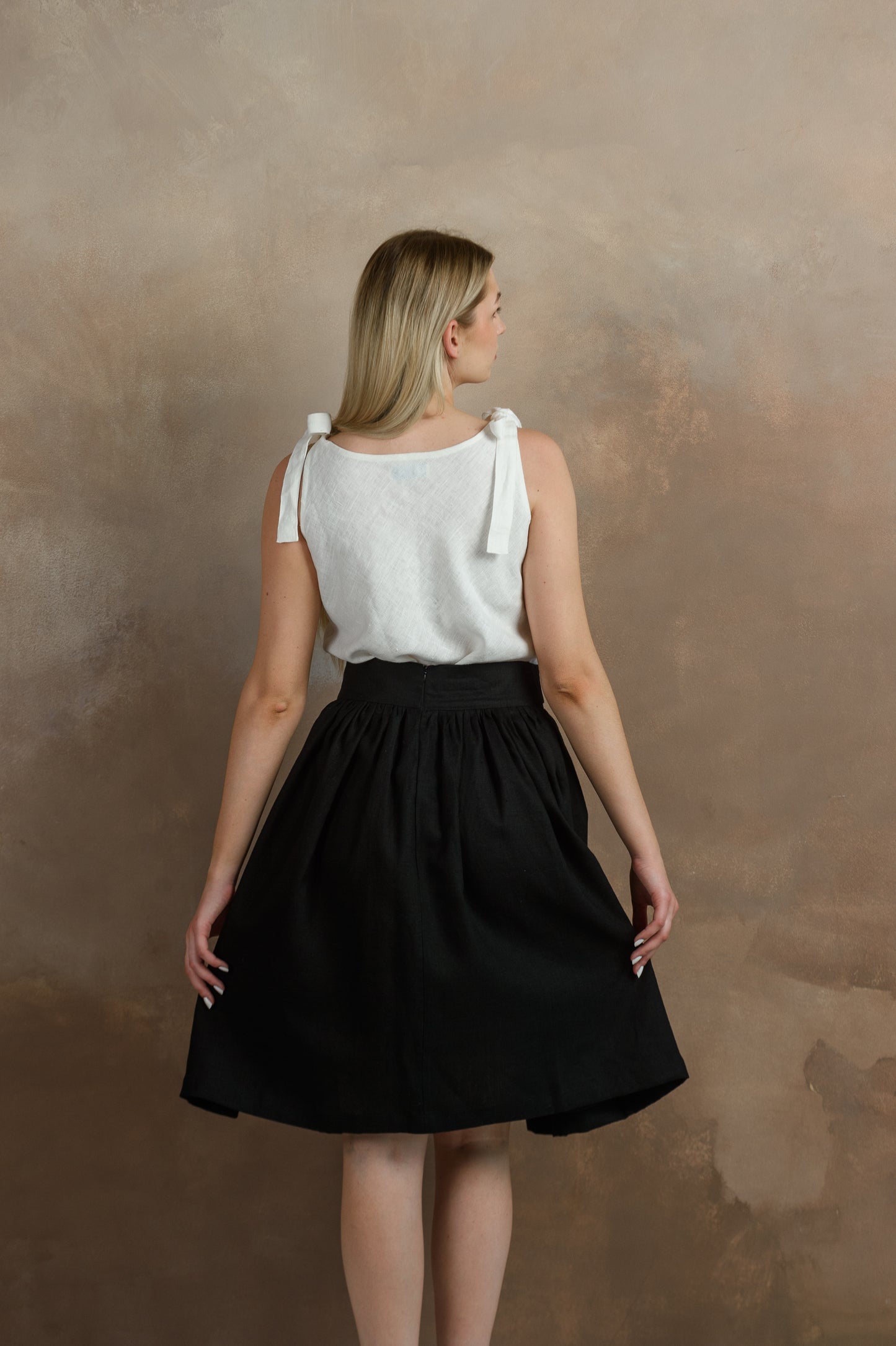 Linen Midi Skirt With Pockets in Black