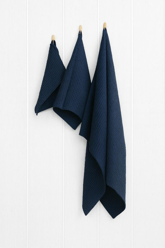 Linen Towel Set (3 Pieces) in Diving Blue