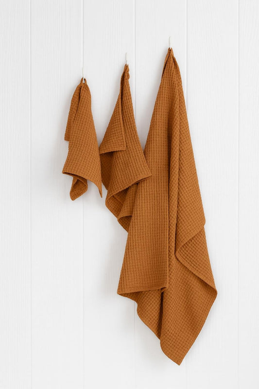 Linen Towel Set (3 Pieces) in Buckthorn