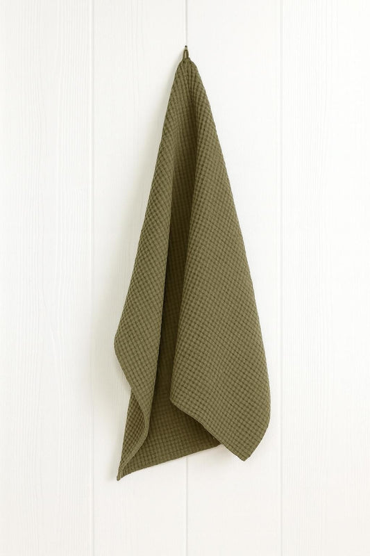Linen Bath Towel in Palm Green