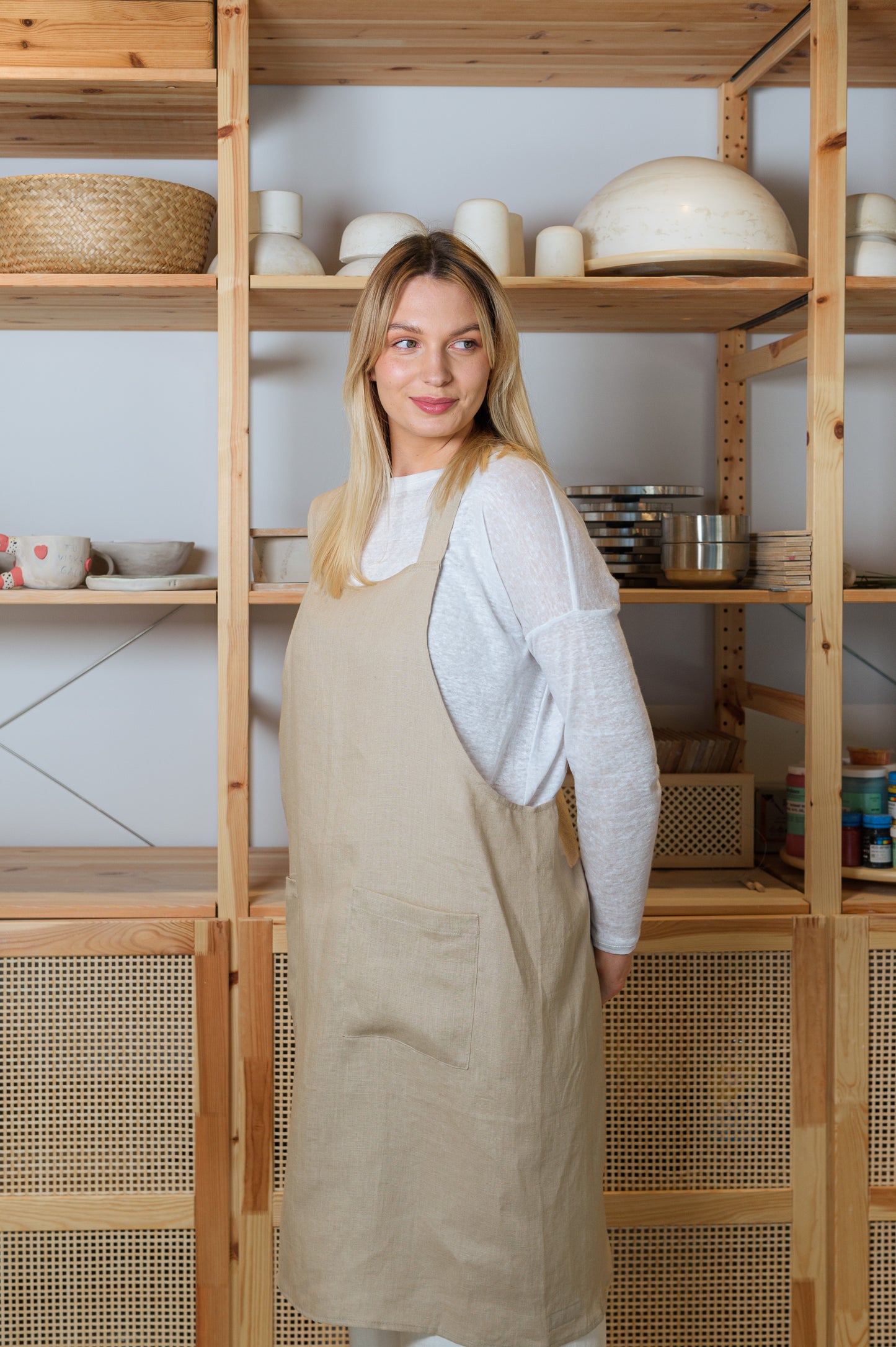 Leinenschürze mit Taschen (Halbschürze) in Beige