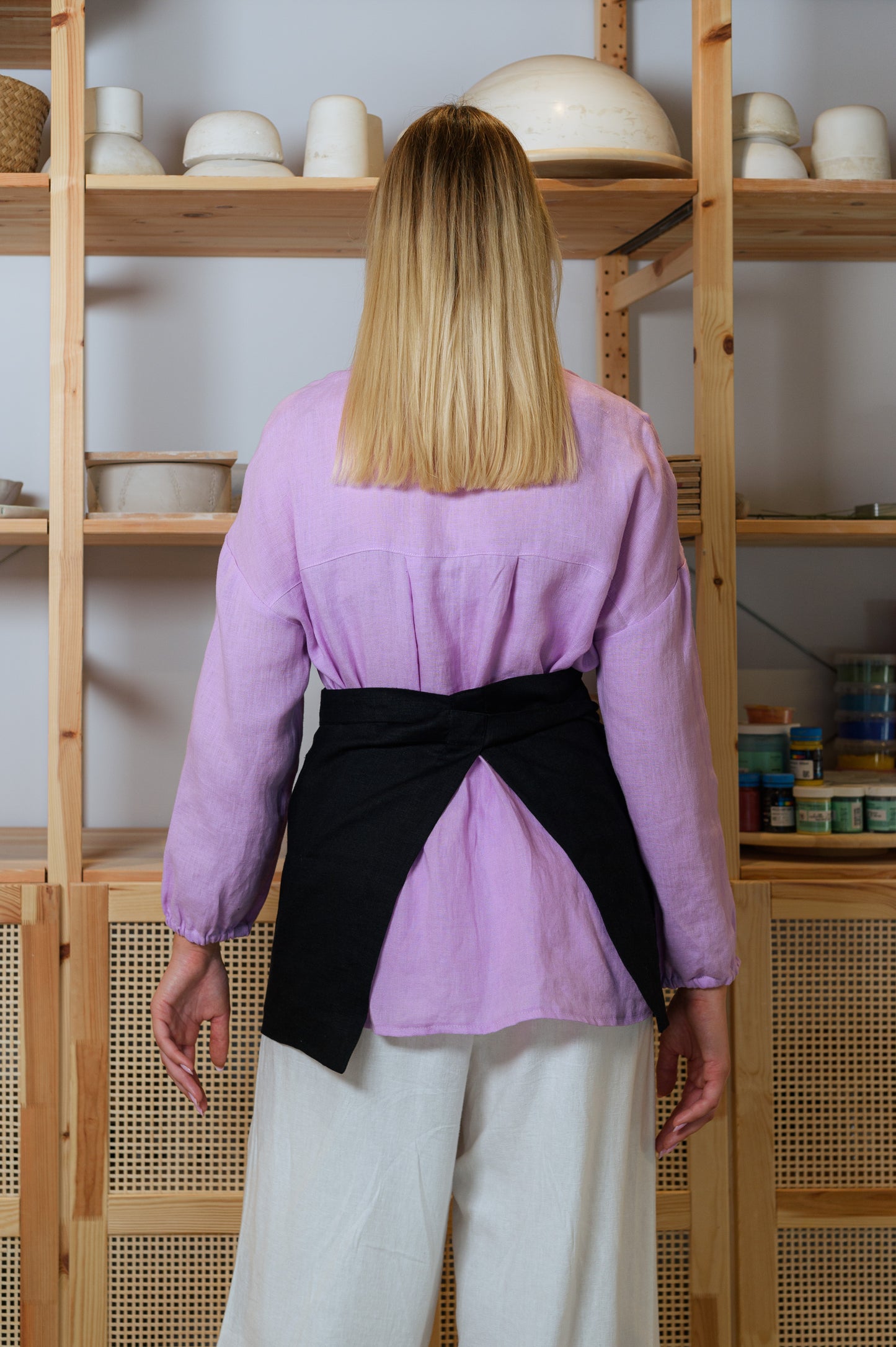 Japanische Leinenschürze mit Taschen in Zartrosa
