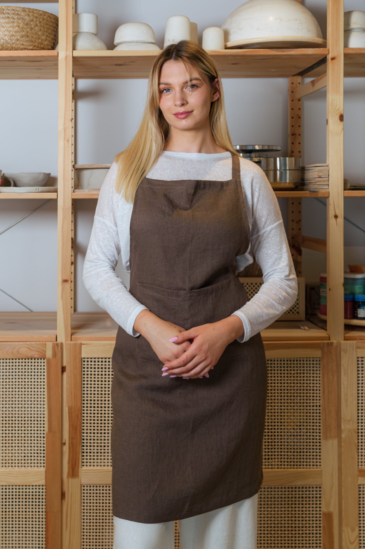 Leinenschürze mit Taschen in Zartrosa