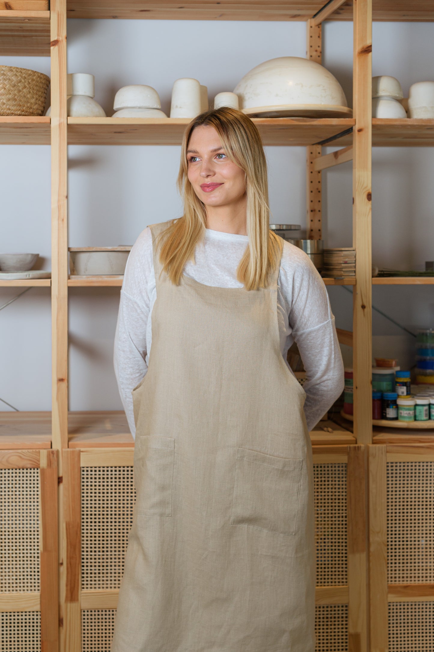 Leinenschürze mit Taschen (Halbschürze) in Beige